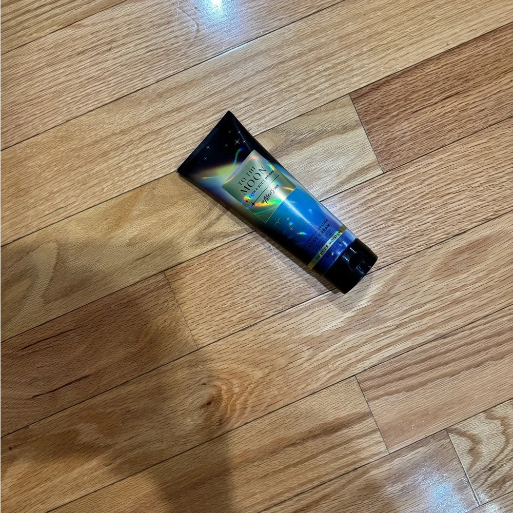 Bath & Body Works To The Moon Blue Ultimate Hydration Body Cream